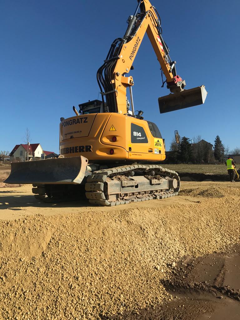 Erdau einbau einer Frostschutzschicht