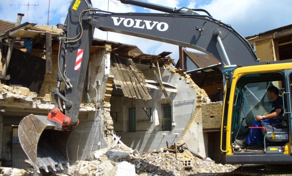 Abriß eines Mehrfamilienhauses